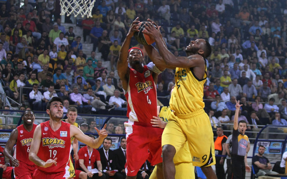 θολό-τοπίο-για-τετράδα-και-πλέι-οφ-2081687