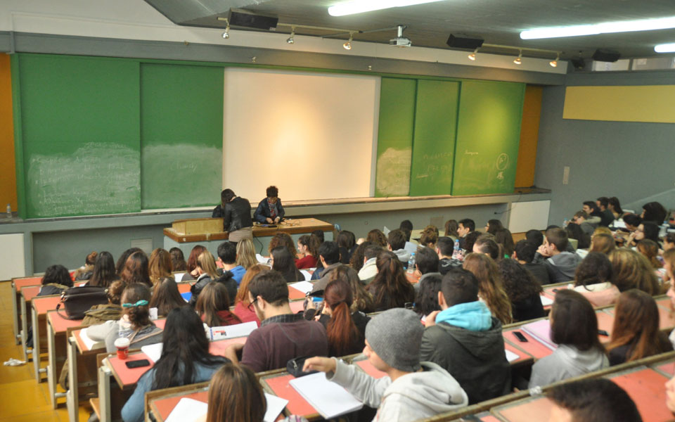 κίνδυνος-grexit-για-τα-ελληνικά-πτυχία-2081950