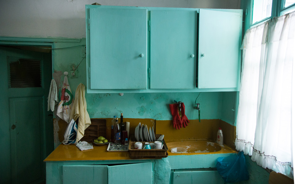 x-apartments-διαμερίσματα-και-ζωές-σε-κοινή-θέ-2084090