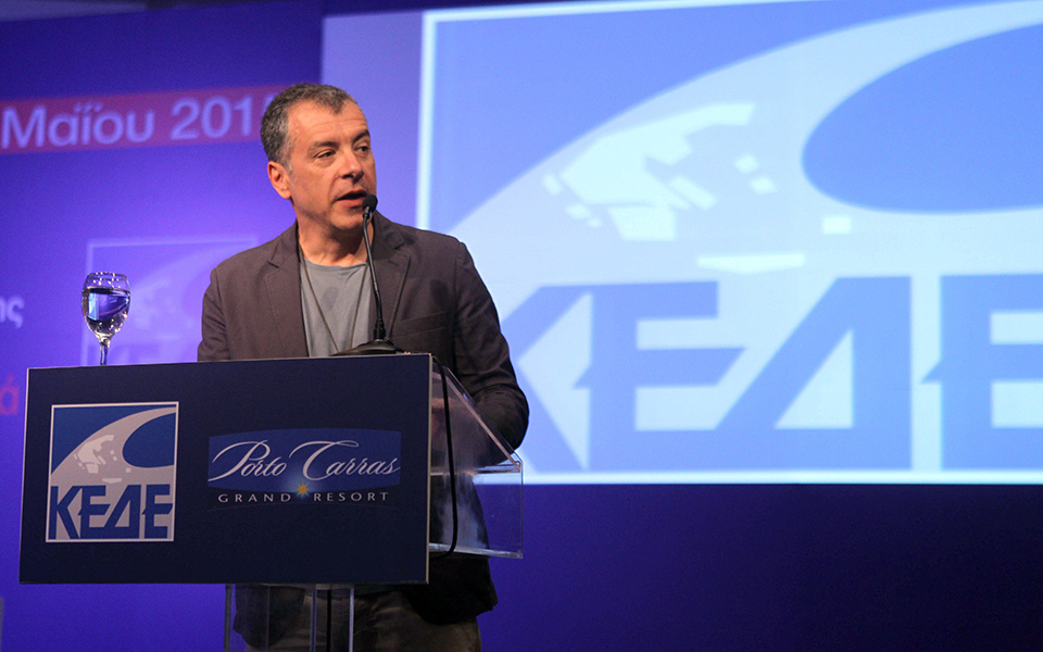 σ-θεοδωράκης-υπάρχουν-περιθώρια-συμφ-2082401