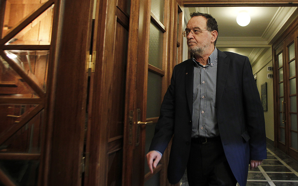 π-λαφαζάνης-κατά-εταίρων-2083249