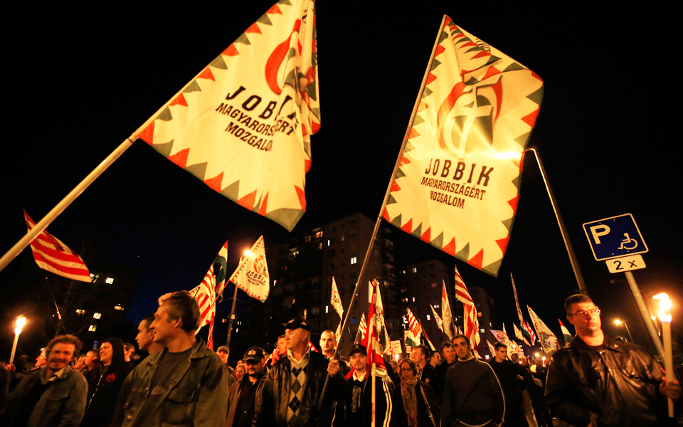 στροφή-προς-τo-κέντρο-για-το-ουγγρικό-γ-2082816