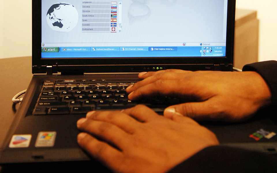 σύνδεση-με-σύνεση-κατά-cyberbullying-2085245