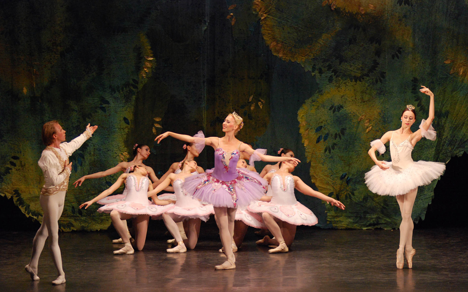 η-ωραία-κοιμωμένη-στο-badminton-2082665