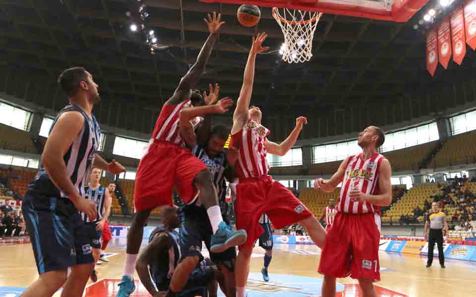 ξέσπασαν-στον-κόροιβο-οι-ερυθρόλευκ-2084418