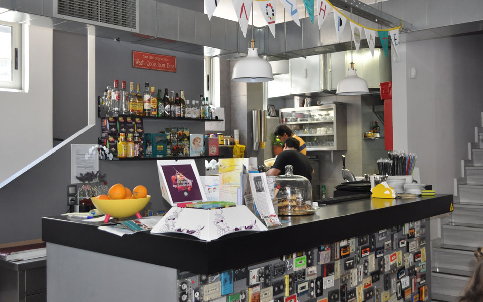 το-θετικό-πείραμα-στο-καφενείο-διαδρ-2084853