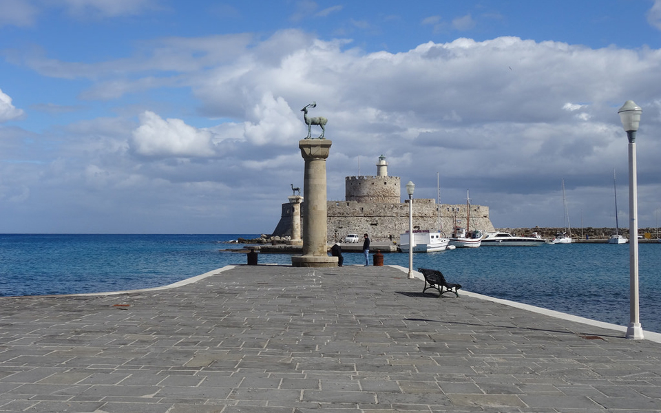 μειώθηκαν-οι-κρατήσεις-τουριστικών-π-2085261