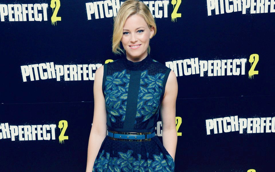 elizabeth-banks-η-μητρότητα-με-έκανε-πιο-φιλόδοξη-2085335