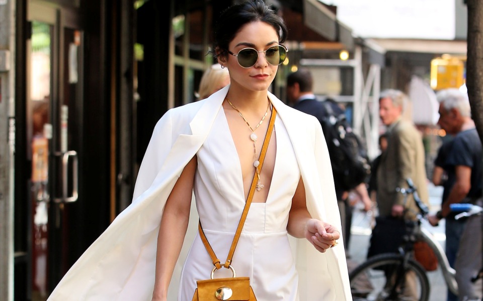 10-αξεσουάρ-για-να-συνδυάσετε-σωστά-το-total-white-2084612