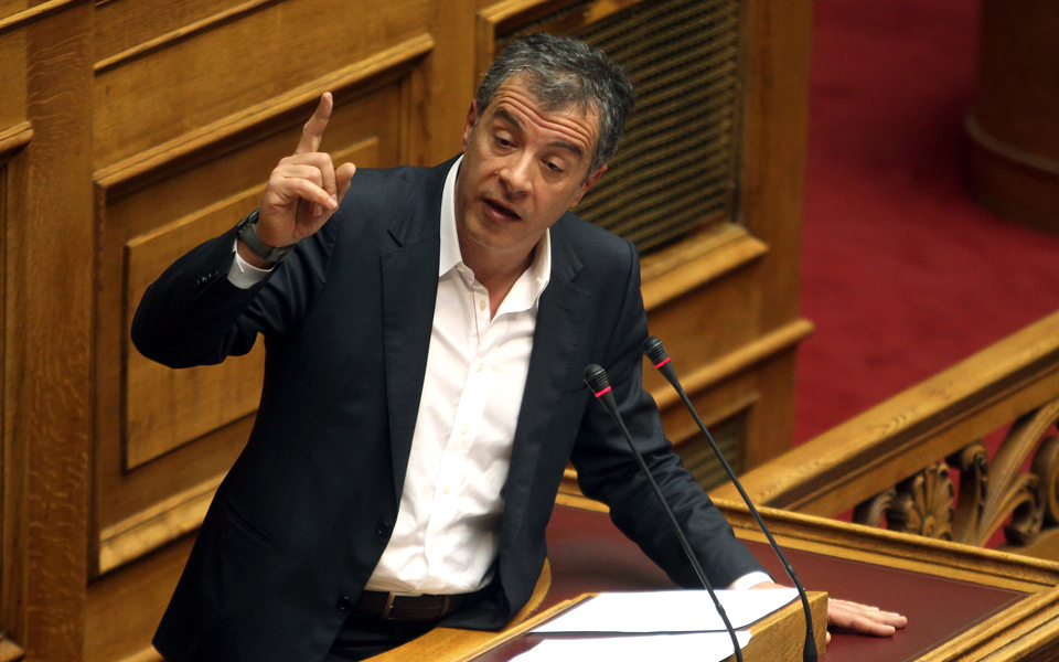 πολιτικό-φλερτ-θεοδωράκη-με-τσίπρα-2082364
