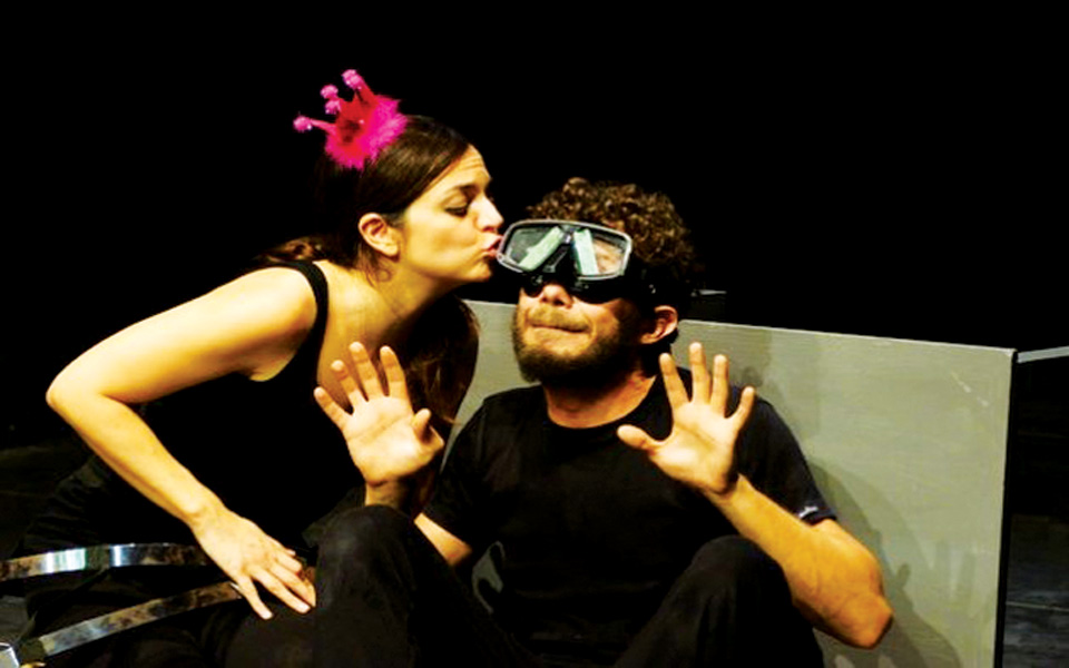 θέατρο-η-ισχύς-εν-τη-ενώσει-2082565