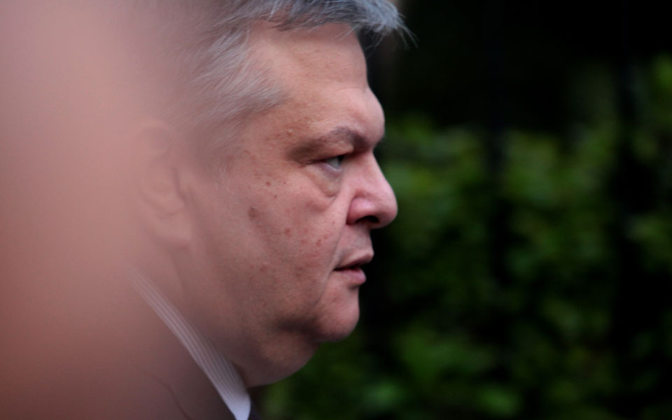 να-ενημερώσει-αμέσως-τη-βουλή-καλεί-το-2081175