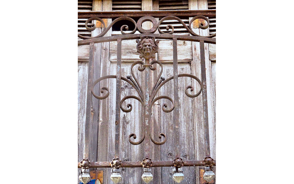 στη-σκηνή-της-πλατείας-θεάτρου-2086370