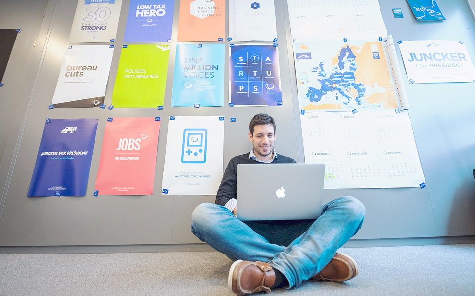 γιατί-ένας-νέος-ελληνας-να-γίνει-πολιτ-2086642