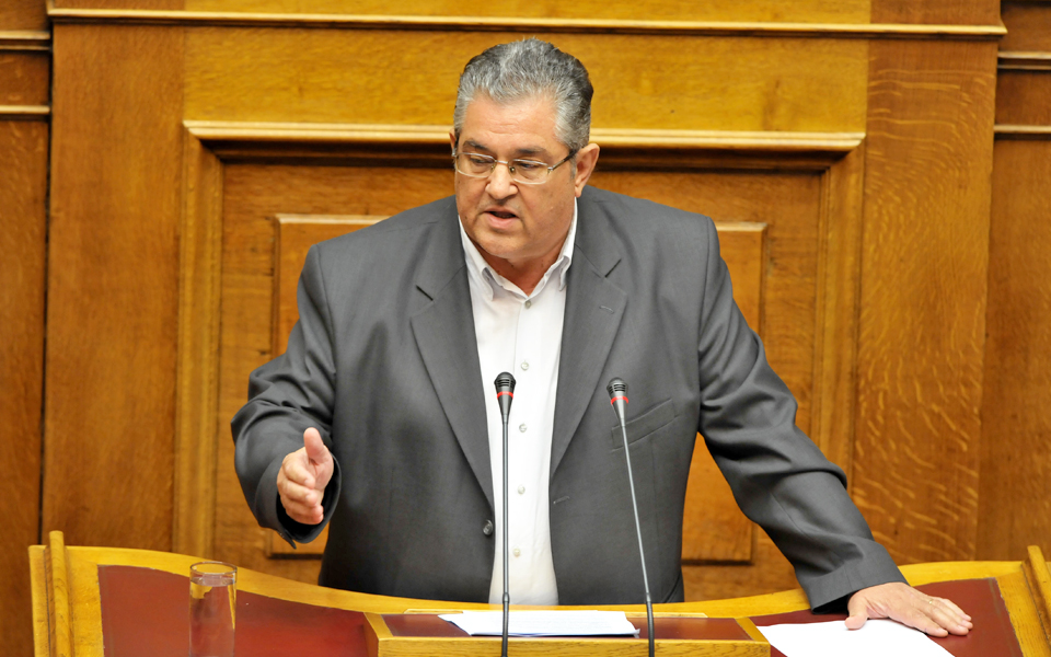 κουτσούμπας-η-τρόικα-ζει-και-βασιλεύε-2086746