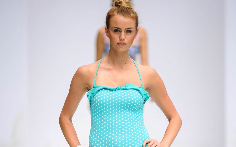 ολόσωμο-μαγιό-η-νέα-τάση-του-καλοκαιρι-2090980