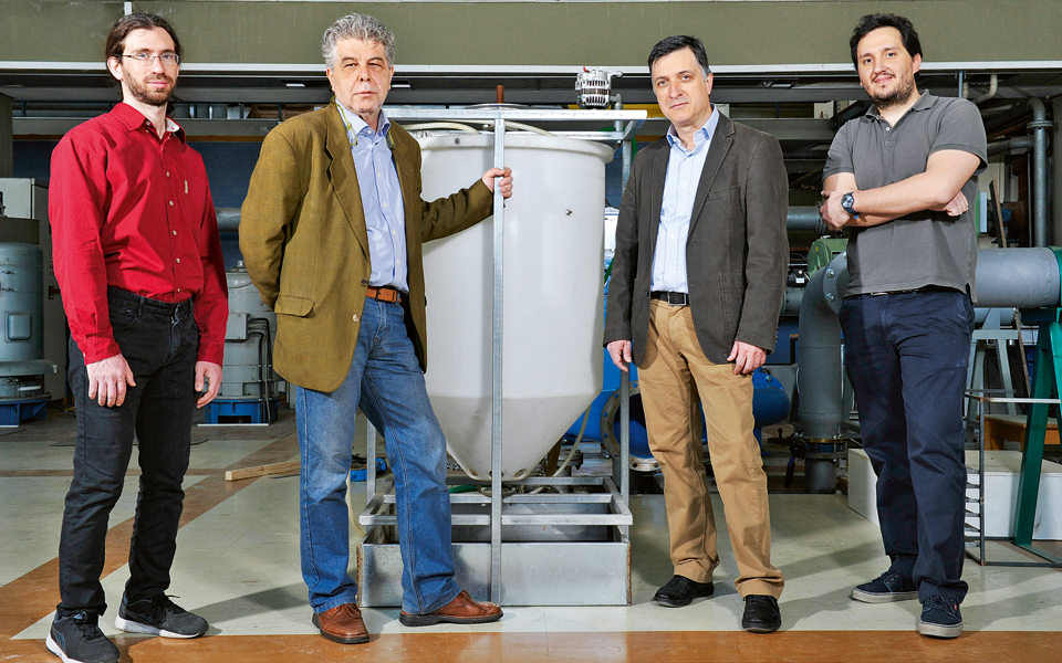 ενας-υδροστρόβιλος-χαρίζει-ενεργεια-2087372