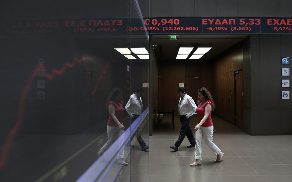 ισχυρή-αποσυμπίεση-μετοχών-και-ομολό-2089437