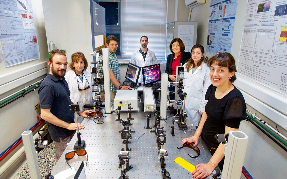 τυπώνοντας-με-laser-τις-οθόνες-του-αύριο-2089713