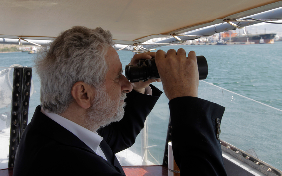 για-ποιον-χτυπά-η-καμπάνα-2086359