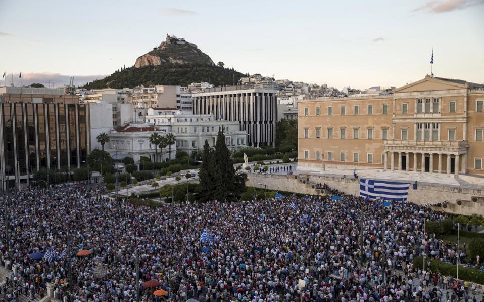 οι-πολιτικές-συγκεντρώσεις-μπροστά-σ-2090306