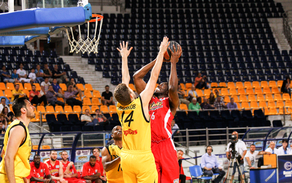 σε-θέση-μάχης-και-οι-ερυθρόλευκοι-2086512