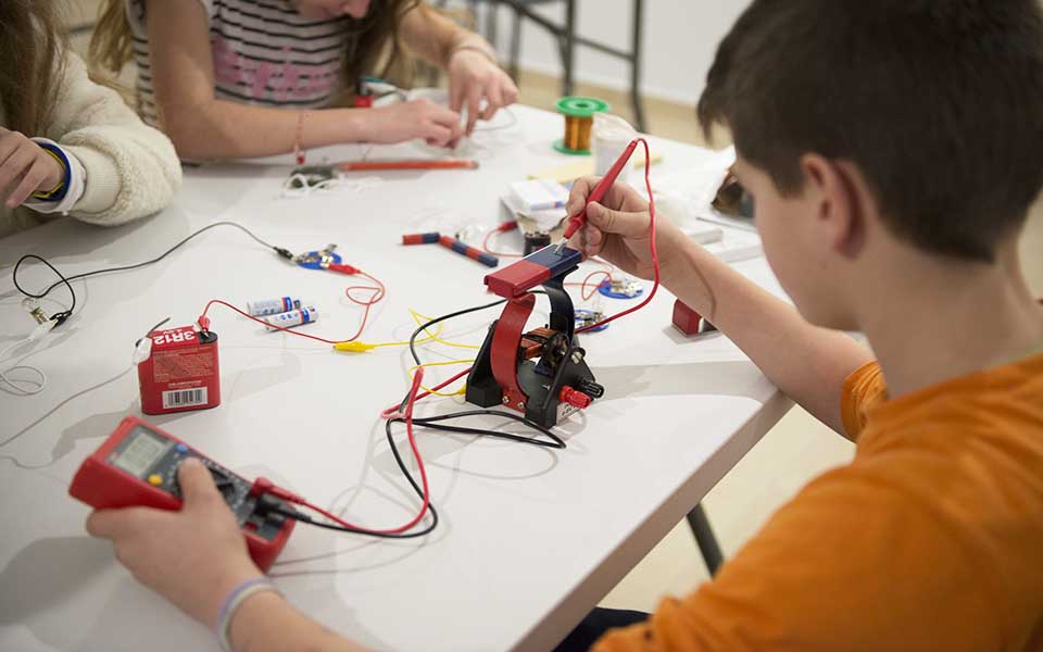 εργαστήρια-επιστημονικά-πειράματα-2087602