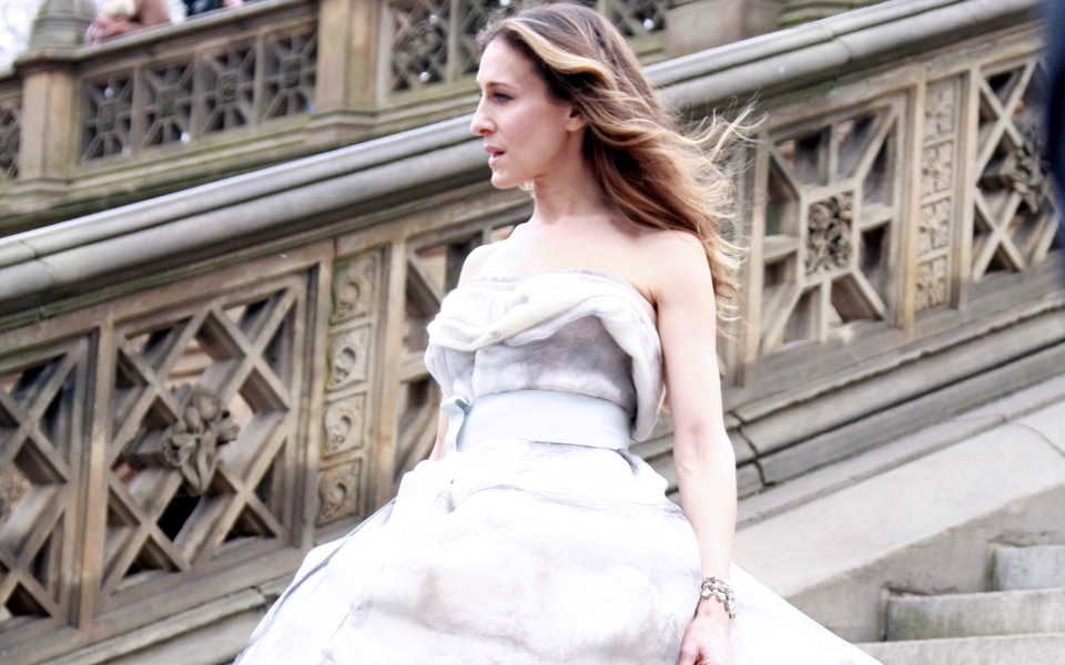 sarah-jessica-parker-η-νέα-της-συλλογή-με-νυφικά-παπούτ-2087031