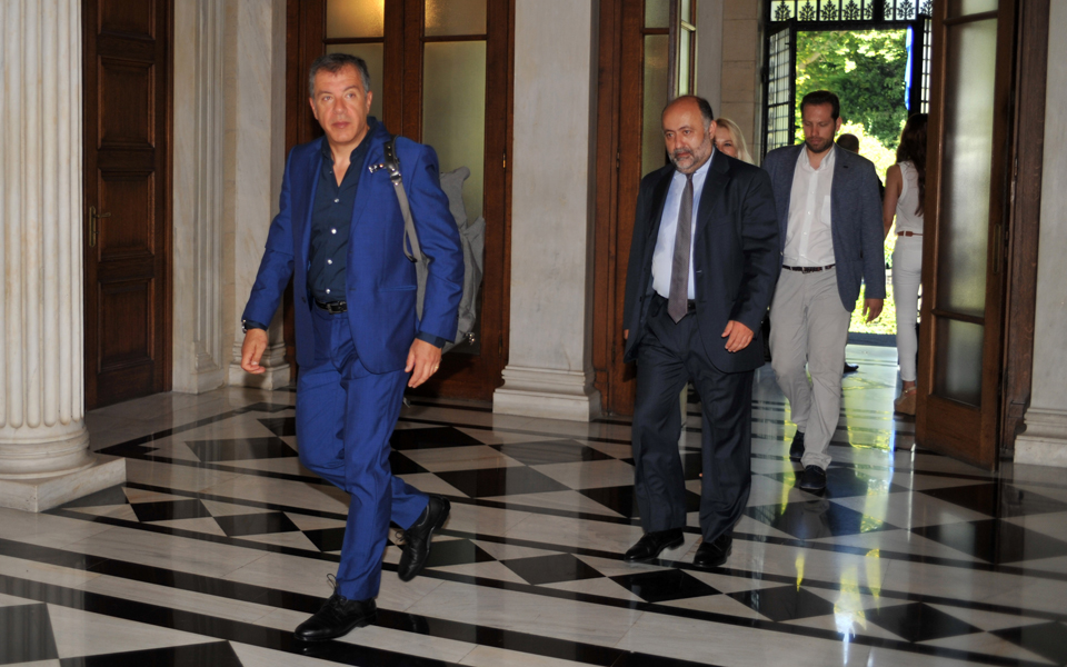 στο-τραπέζι-το-σενάριο-επιστροφής-στη-2088541