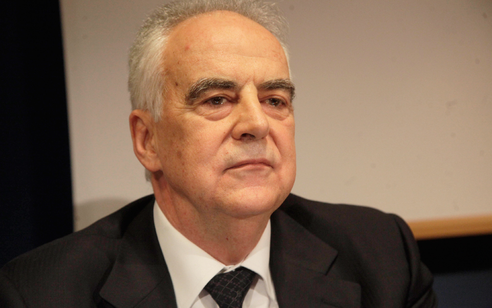 η-αύξηση-του-μισθού-οδήγησε-σε-παραίτη-2091553