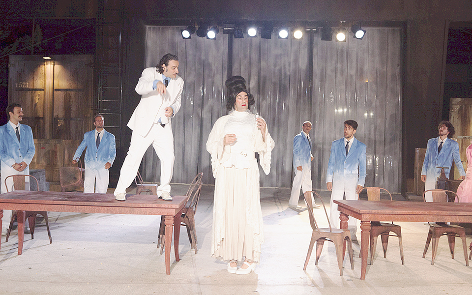 καθηλωτικοί-αχαρνής-με-τρυφερότητ-2093061