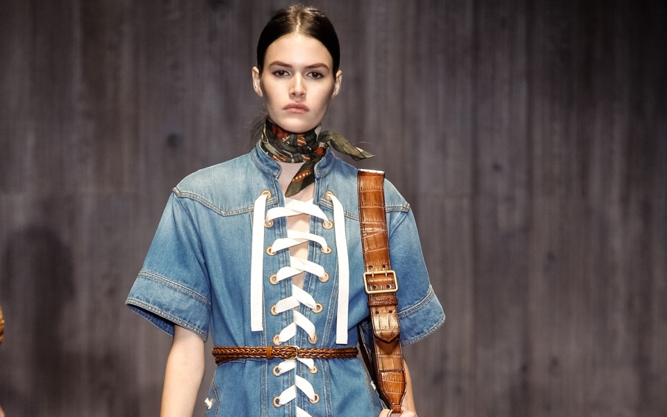 τζιν-φόρεμα-casual-εμφανίσεις-με-στιλ-2093810