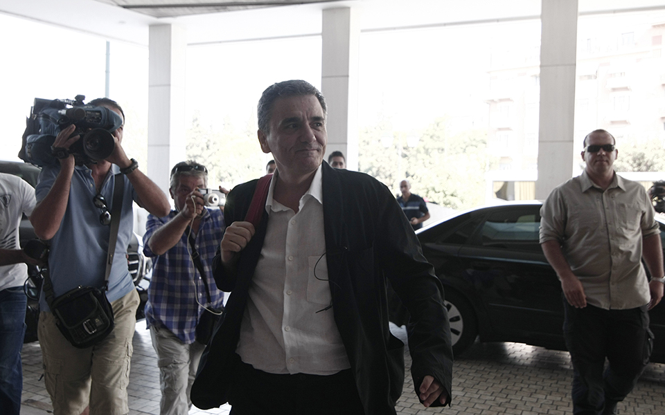 οι-θεσμοί-ζητούν-προαπαιτούμενα-και-η-2095735