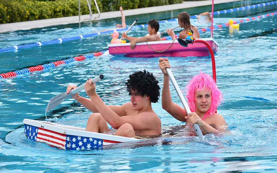 στην-μπανιέρα-δυο-δυο-2095533