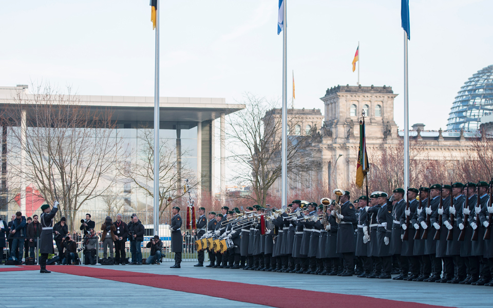 τρεις-πρέσβεις-σε-ένα-χρόνο-στο-βερολί-2095027