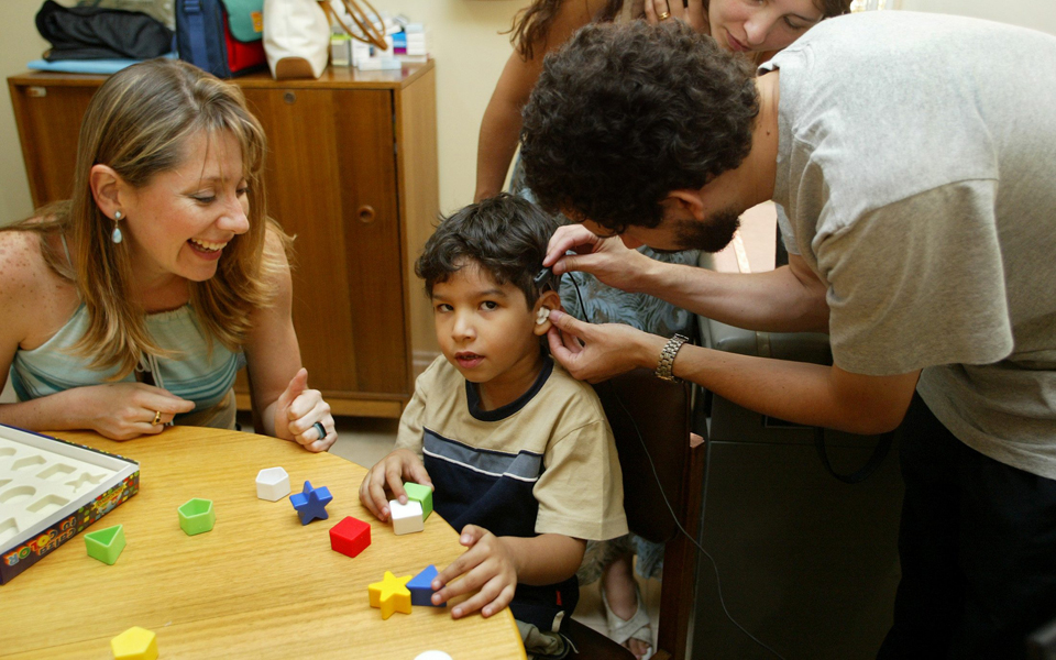 νέοι-ορίζοντες-για-τη-θεραπεία-της-κώφ-2092866