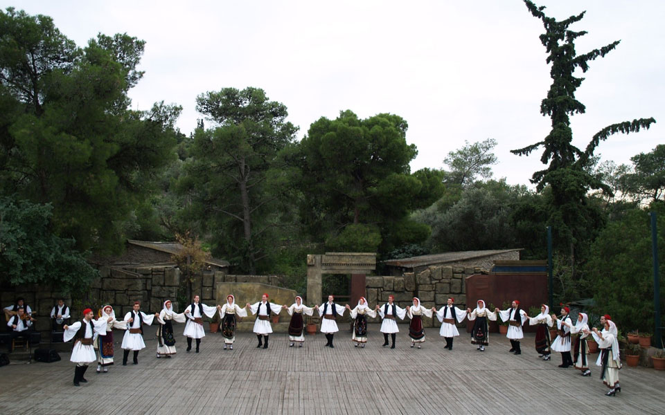 δόρα-στράτου-η-αστή-που-αγάπησε-την-παρ-2095717