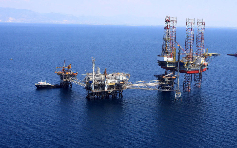 τρεις-προσφορές-για-τα-κοιτάσματα-πετ-2093334