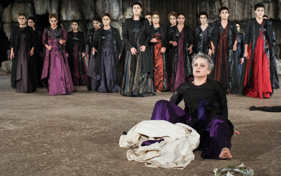 βαριά-σκιά-του-σήμερα-στις-τρωάδες-του-2091919