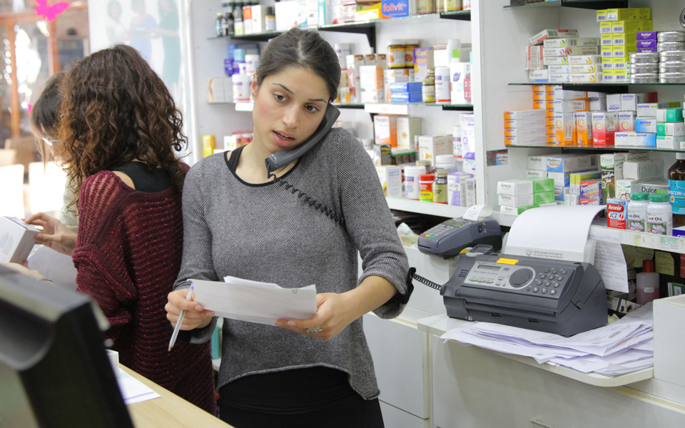 σήμα-κινδύνου-φαρμακοποιών-για-σκευά-2092096