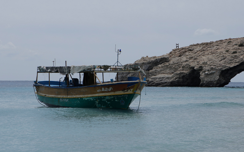 ακυβέρνητη-λέμβος-με-παράτυπους-μετα-2094186