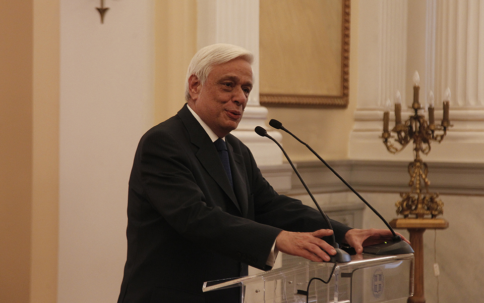 αποστάσεις-παυλόπουλου-από-δημοψήφι-2091322