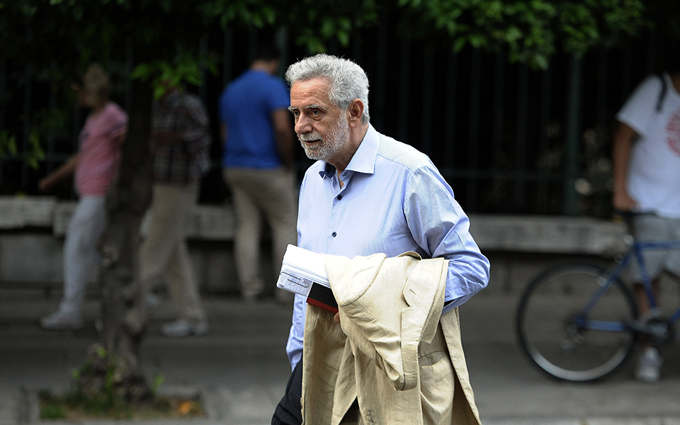 θ-δρίτσας-λάθος-η-πώληση-του-λιμανιού-2095395