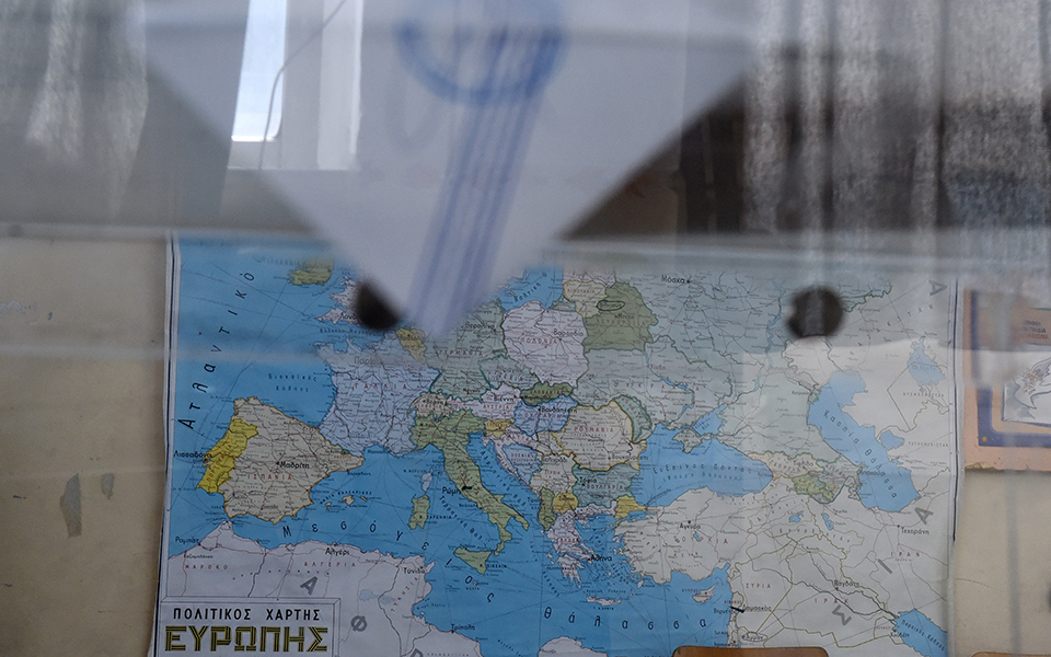 η-ελλάδα-ψηφίζει-για-το-μέλλον-της-στην-2091799