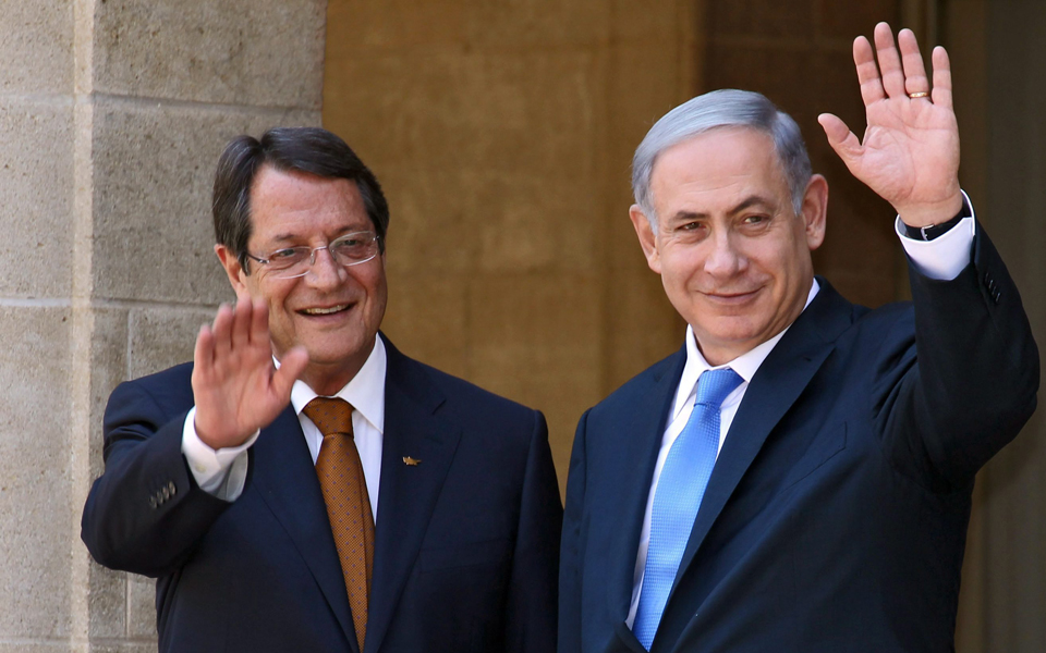 επί-τάπητος-ενεργειακό-και-ασφάλεια-σ-2095251