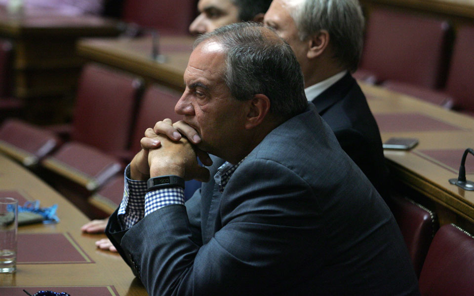 κ-καραμανλής-ναι-για-λόγους-εθνικούς-video-2091304