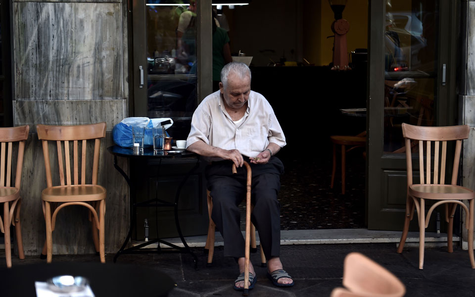 το-κούγκι-είναι-στην-πλατεία-κουμουνδ-2093257