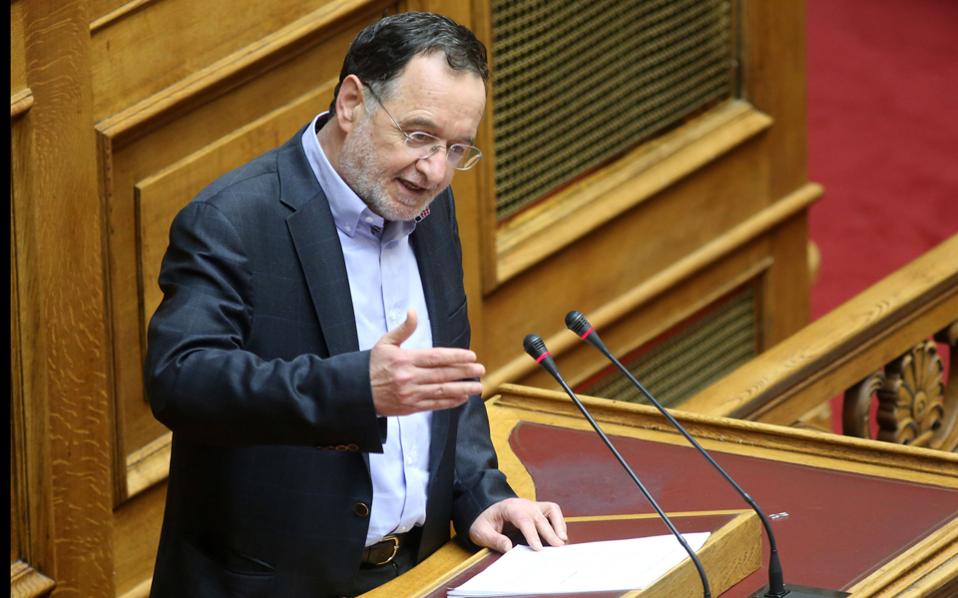 δεν-παραιτούνται-οι-διαφωνούντες-υπο-2093178