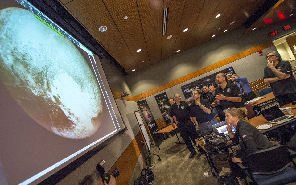 τα-μυστικά-του-πλούτωνα-αποκαλύπτοντ-2093357