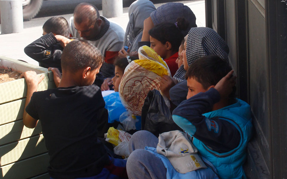 πρόσφυγες-νομάδες-στο-κέντρο-της-πρωτ-2093715